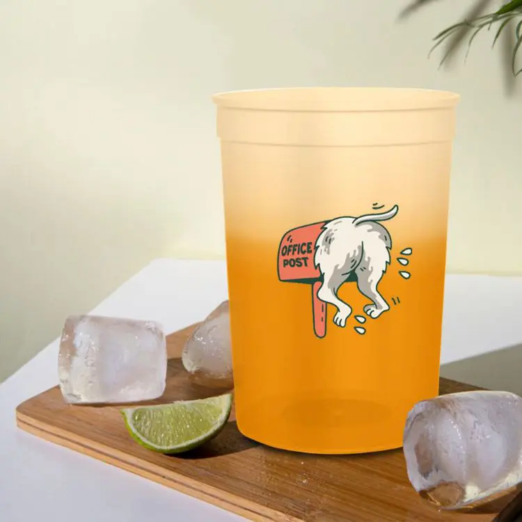 Picture of 473ml Colour Changing Plastic Stadium Cup