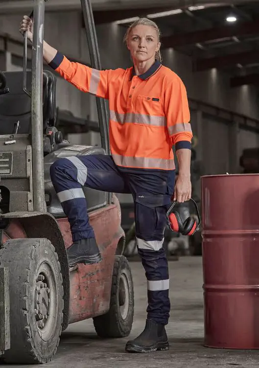 Picture of Womens Essential Stretch Taped Cargo Pant - Cuffed