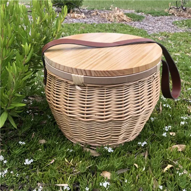 Picture of Scotch Wicker Picnic Cooler Basket Round